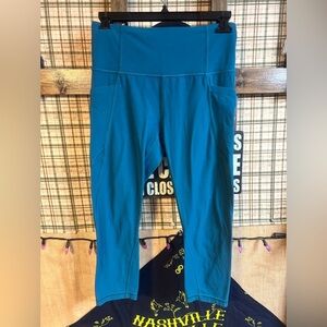 Lululemon Athleta Women’s turquoise Leggings Small